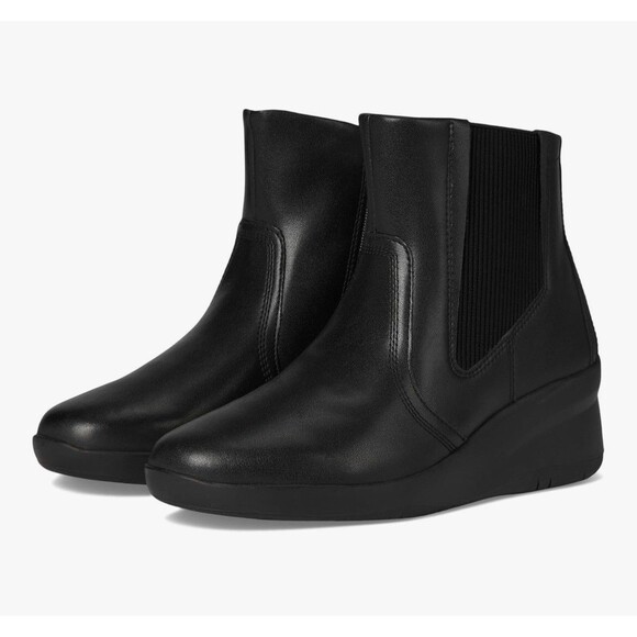 Clarks Women's Suttyn Rae Chelsea Boot Size 8 W Black NEW Comfort Casual Modern - Picture 1 of 14